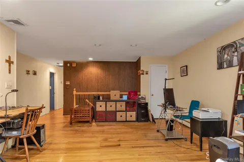 $1,699,000 | 270 Frost Pond Road, Glen Head, NY 11545