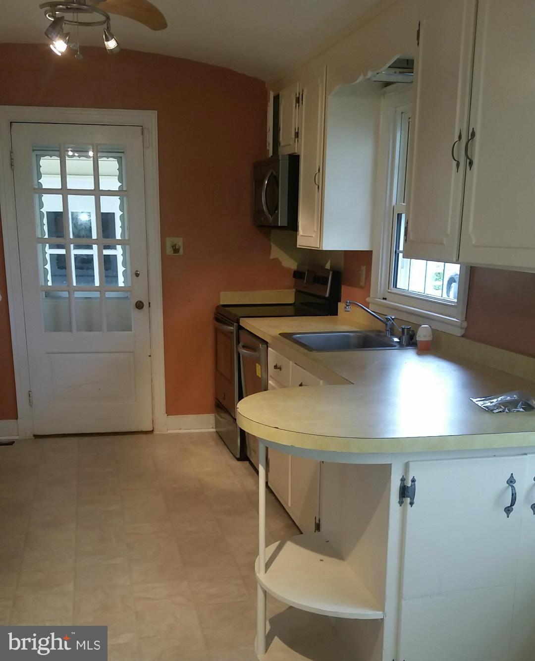 186 Rectory Road Montross, VA 22520 - Photo 12 of 20 Kitchen