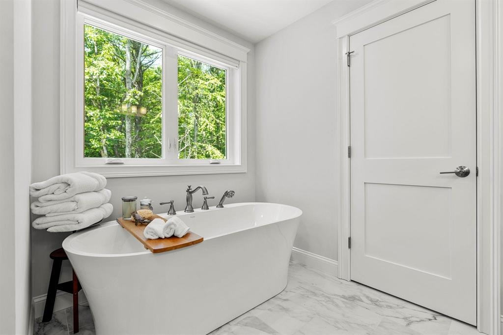 131 Exeter Road North Hampton, NH 03862 - Photo 18 of 36