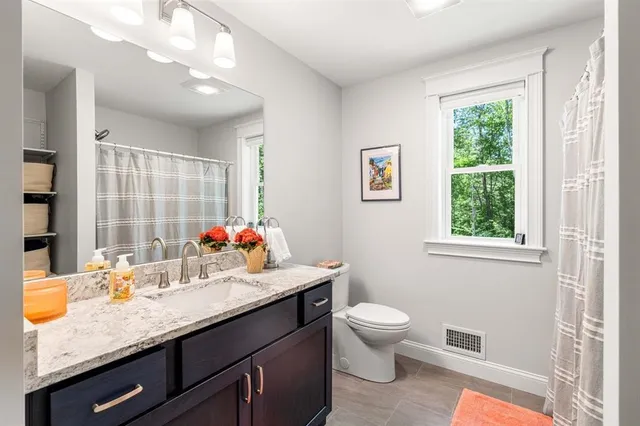 $1,295,000 | 131 Exeter Road, North Hampton, NH 03862