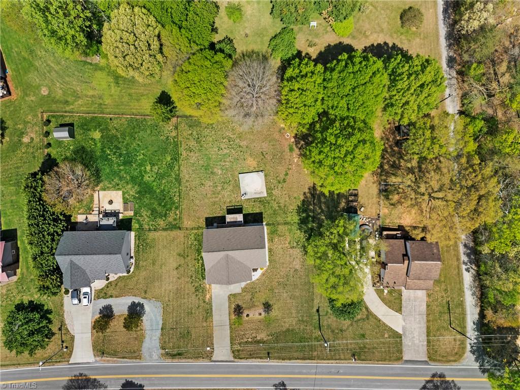 1880 Chestnut Grove Road King, NC 27021 - Photo 2 of 27