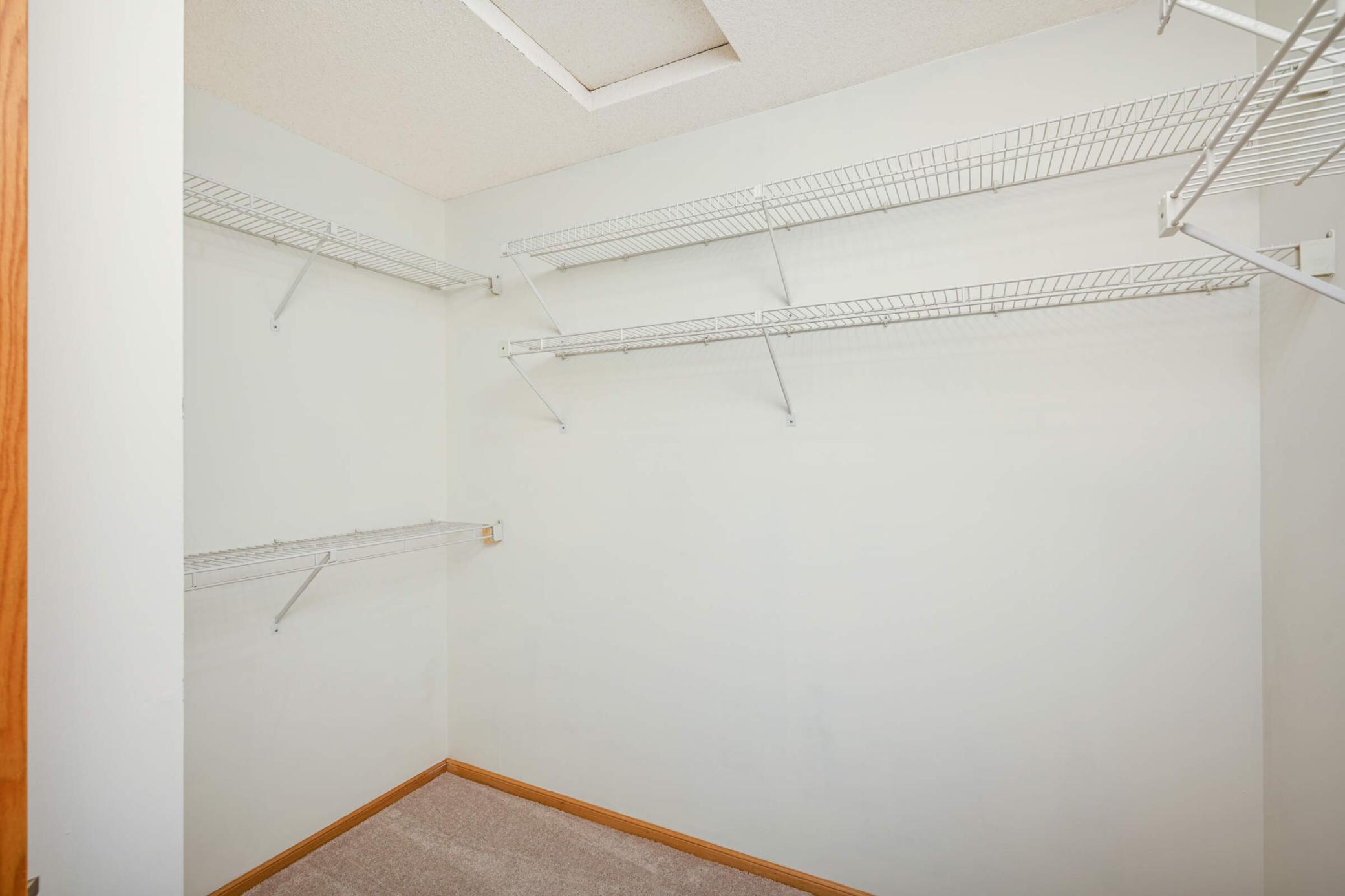 11213 Xavier Road Bloomington, MN 55437 - Photo 12 of 22 Gallery Image 12