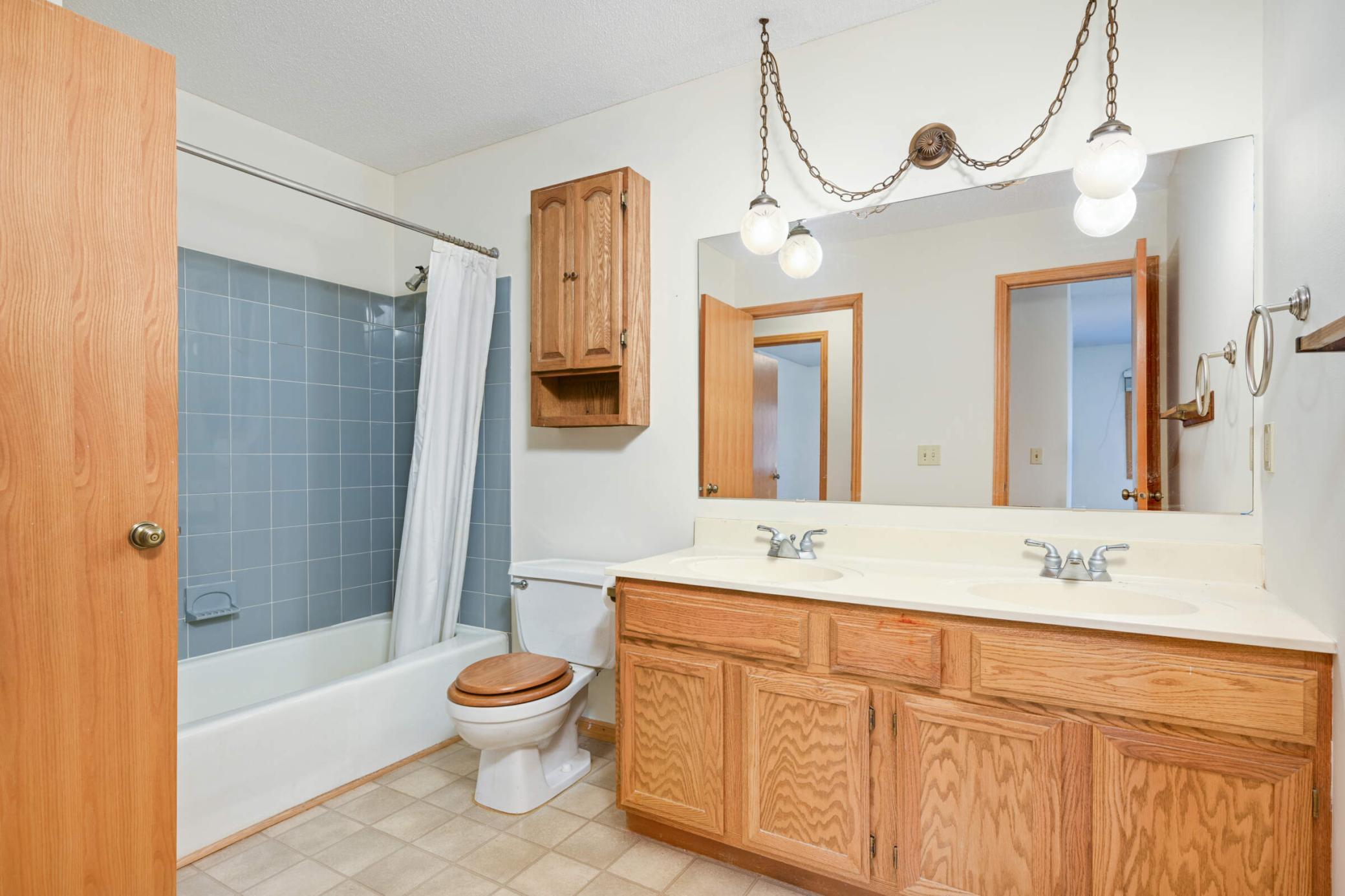11213 Xavier Road Bloomington, MN 55437 - Photo 14 of 22 Gallery Image 14