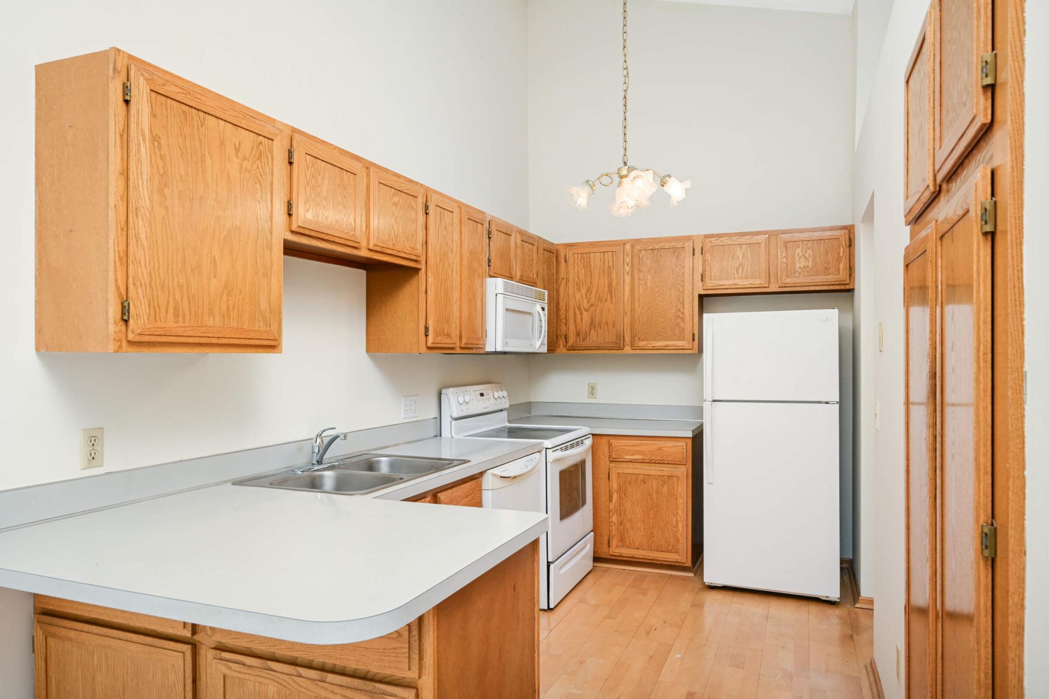 11213 Xavier Road Bloomington, MN 55437 - Photo 7 of 22 Gallery Image 7