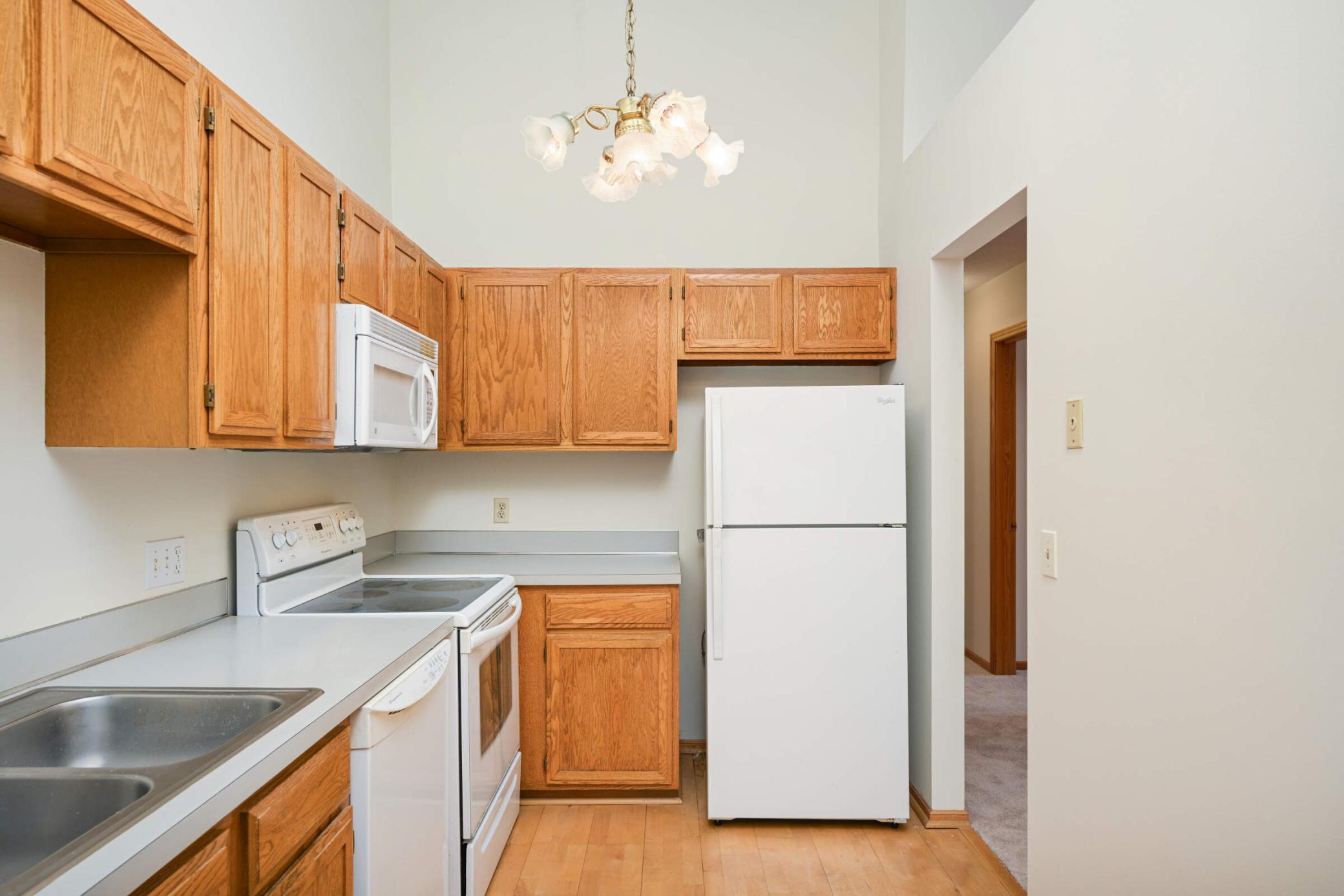 11213 Xavier Road Bloomington, MN 55437 - Photo 8 of 22 Gallery Image 8