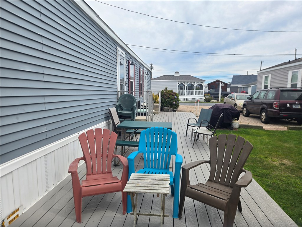 689 Succotash Road South Kingstown, RI 02879 - Photo 4 of 30