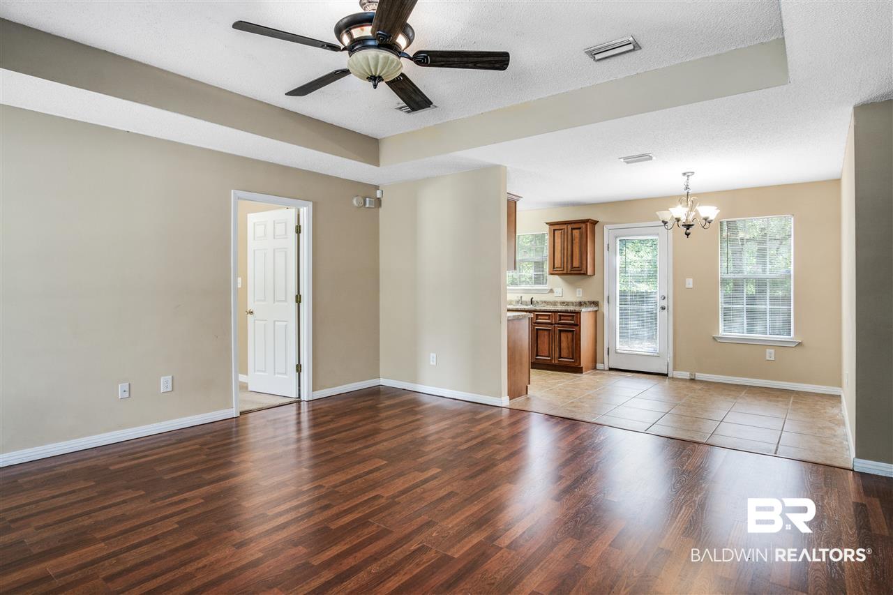 5391 South Forestridge Road Mobile, AL 36618 - Photo 4 of 22