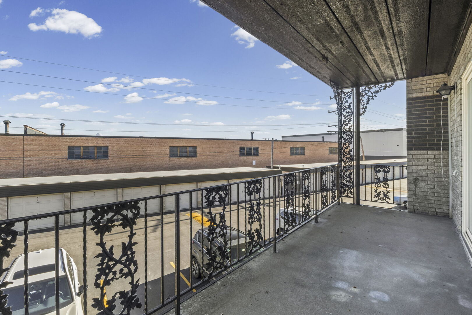917 South 8th Avenue, Unit 9 La Grange, IL 60525 - Photo 14 of 15 a view of a balcony