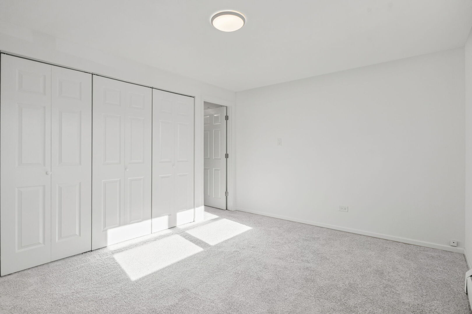 917 South 8th Avenue, Unit 9 La Grange, IL 60525 - Photo 9 of 15 a view of an empty room