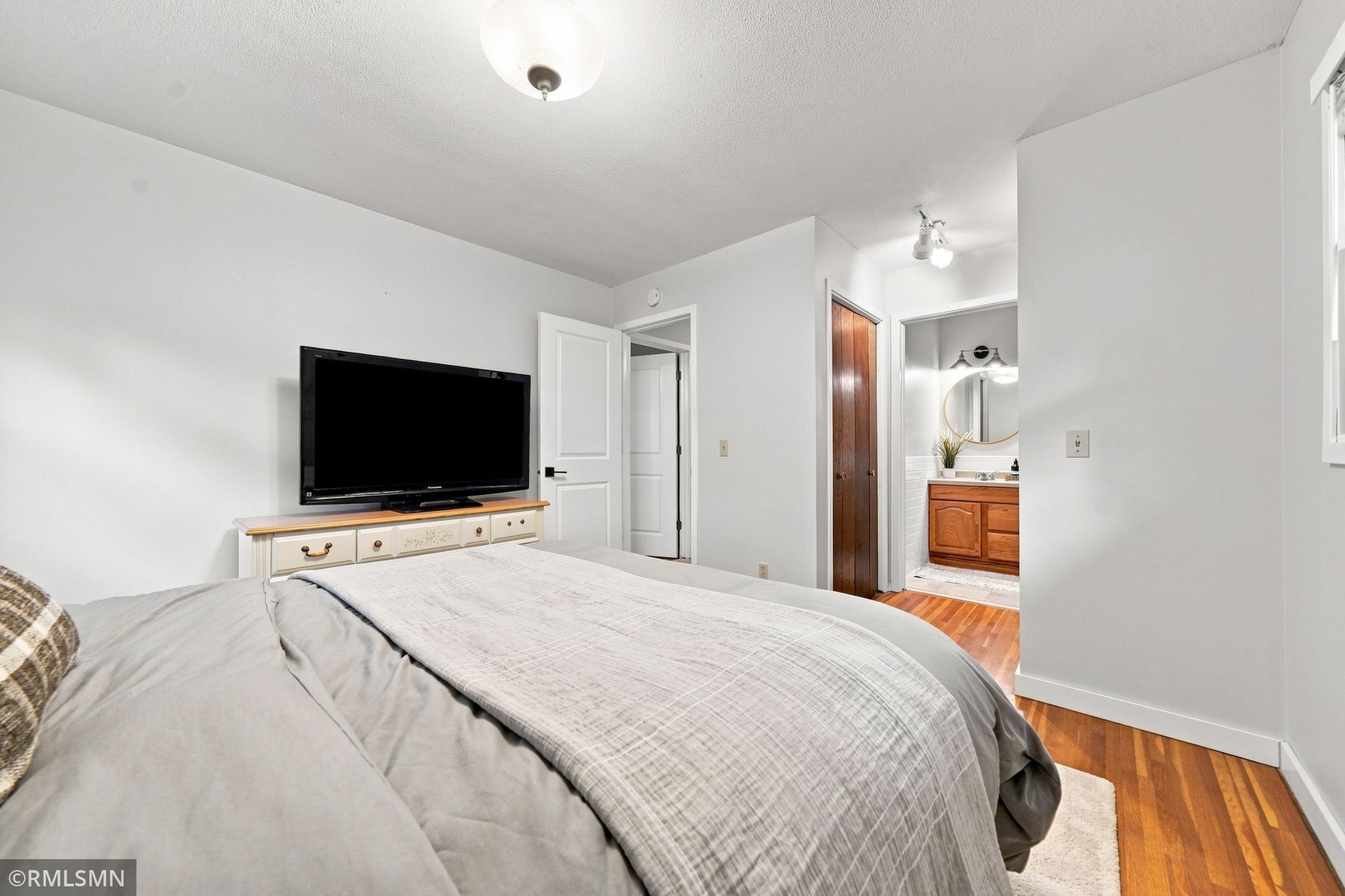 13240 Dahlgren Road Minnetonka, MN 55305 - Photo 21 of 57 Gallery Image 21