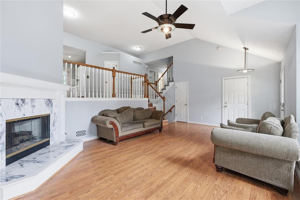 15358 Riley Street Overland Park, KS 66223 - Photo 7 of 47