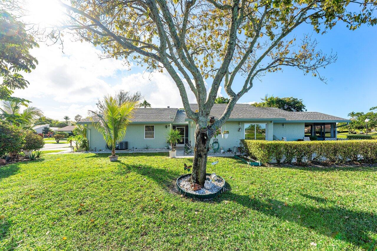 2601 Northwest 10th Street Delray Beach, FL 33445 - Photo 39 of 48 Side Yard