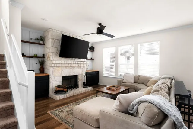 $3,000 | 7810 Song Sparrow Dr., Unit 2, Austin, TX 78744