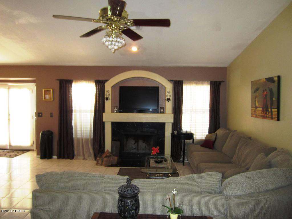 4229 East Frye Road Phoenix, AZ 85048 - Photo 11 of 33 4229 E FRYE RD Butler 008