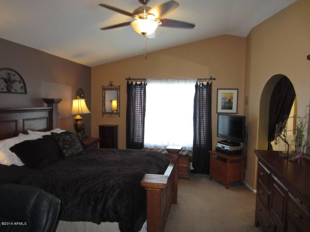 4229 East Frye Road Phoenix, AZ 85048 - Photo 18 of 33 4229 E FRYE RD Butler 016