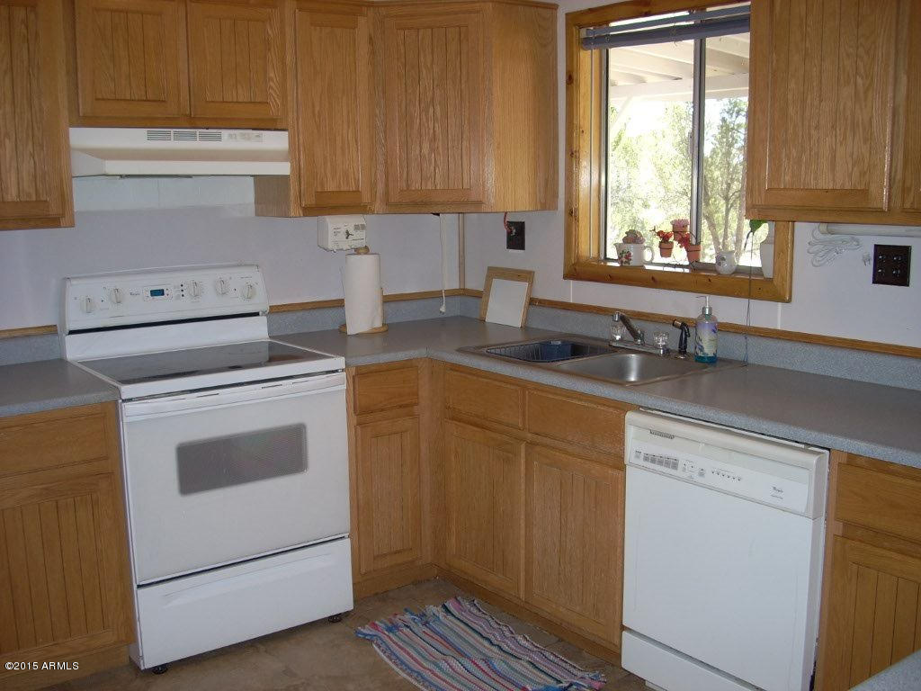 3249 Bigler Road Overgaard, AZ 85933 - Photo 34 of 48 kit din (7)
