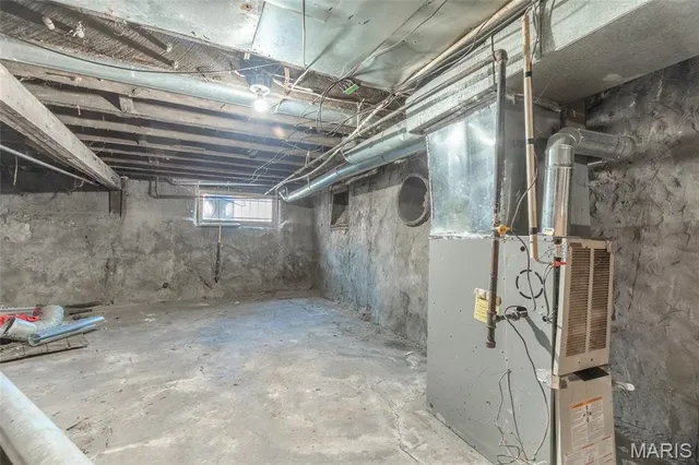 $84,900 | 5892 Highland Avenue, St. Louis, MO 63112