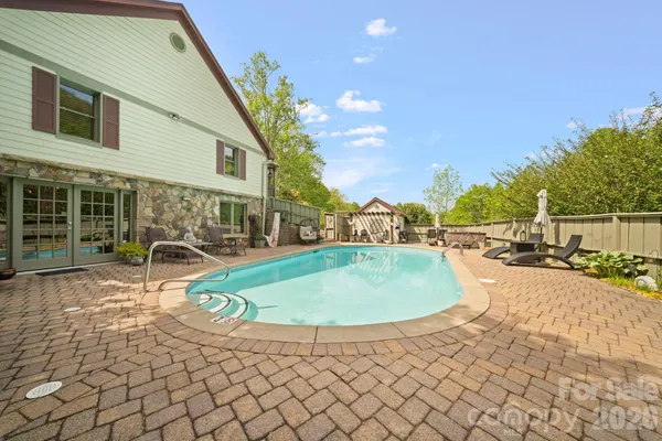 $715,000 | 25 View Ridge Parkway, Leicester, NC 28748
