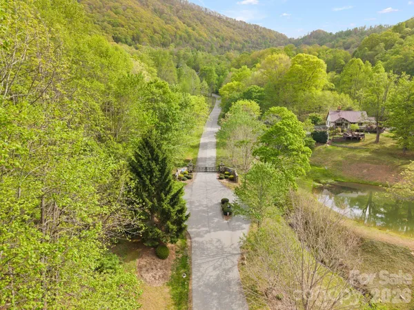 $715,000 | 25 View Ridge Parkway, Leicester, NC 28748
