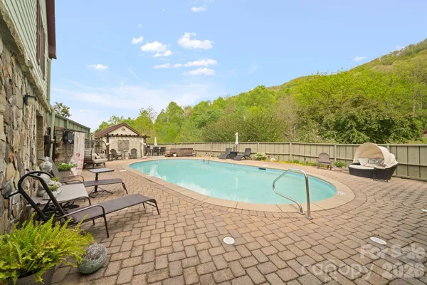 $715,000 | 25 View Ridge Parkway, Leicester, NC 28748