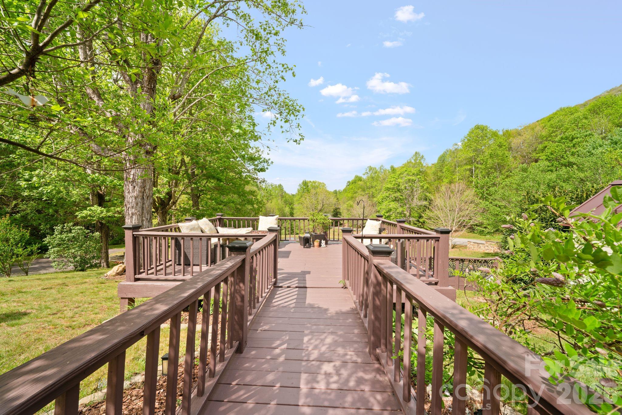 25 View Ridge Parkway Leicester, NC 28748 - Photo 6 of 38