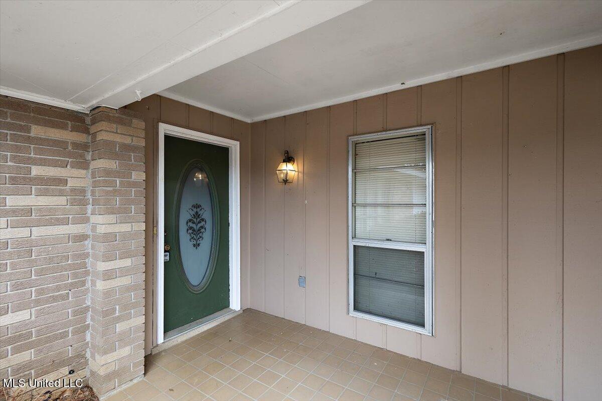 43 Stonegate Drive Brandon, MS 39042 - Photo 4 of 38 04-HTP_2011