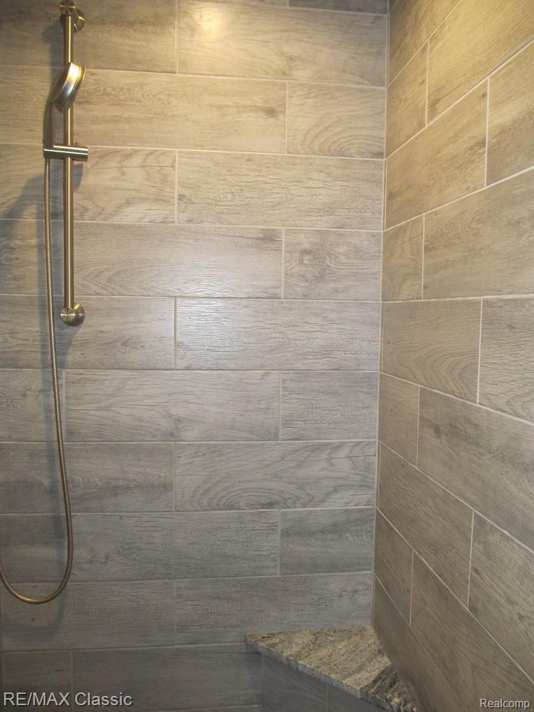 36755 Chesapeake Road Farmington, MI 48335 - Photo 21 of 36 UNADJUSTEDNONRAW_thumb_4a44.jpg