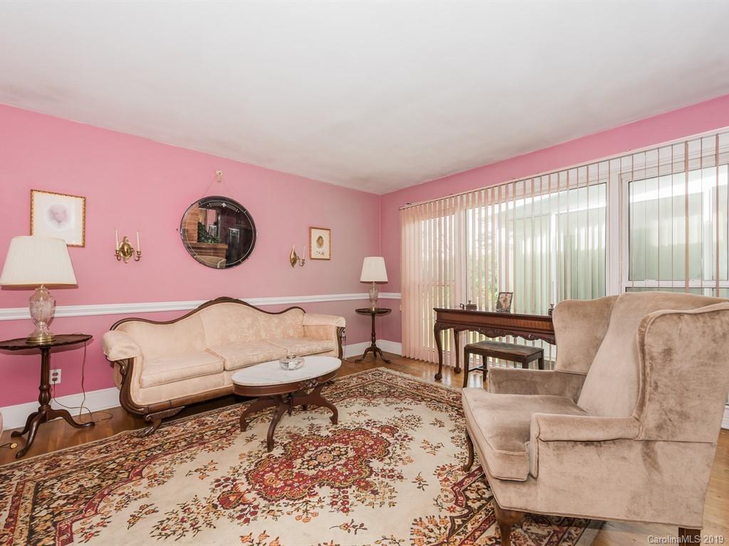 2544 Ashley Road Charlotte, NC 28208 - Photo 3 of 32 Gallery Image 3