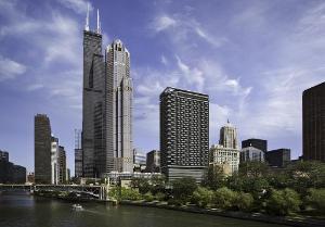 235 West Van Buren Street, Unit 3721 Chicago, IL 60607 - Photo 2 of 17 a city view