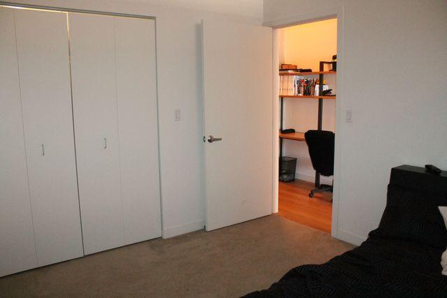 235 West Van Buren Street, Unit 3721 Chicago, IL 60607 - Photo 14 of 17 a view of hallway with seating area