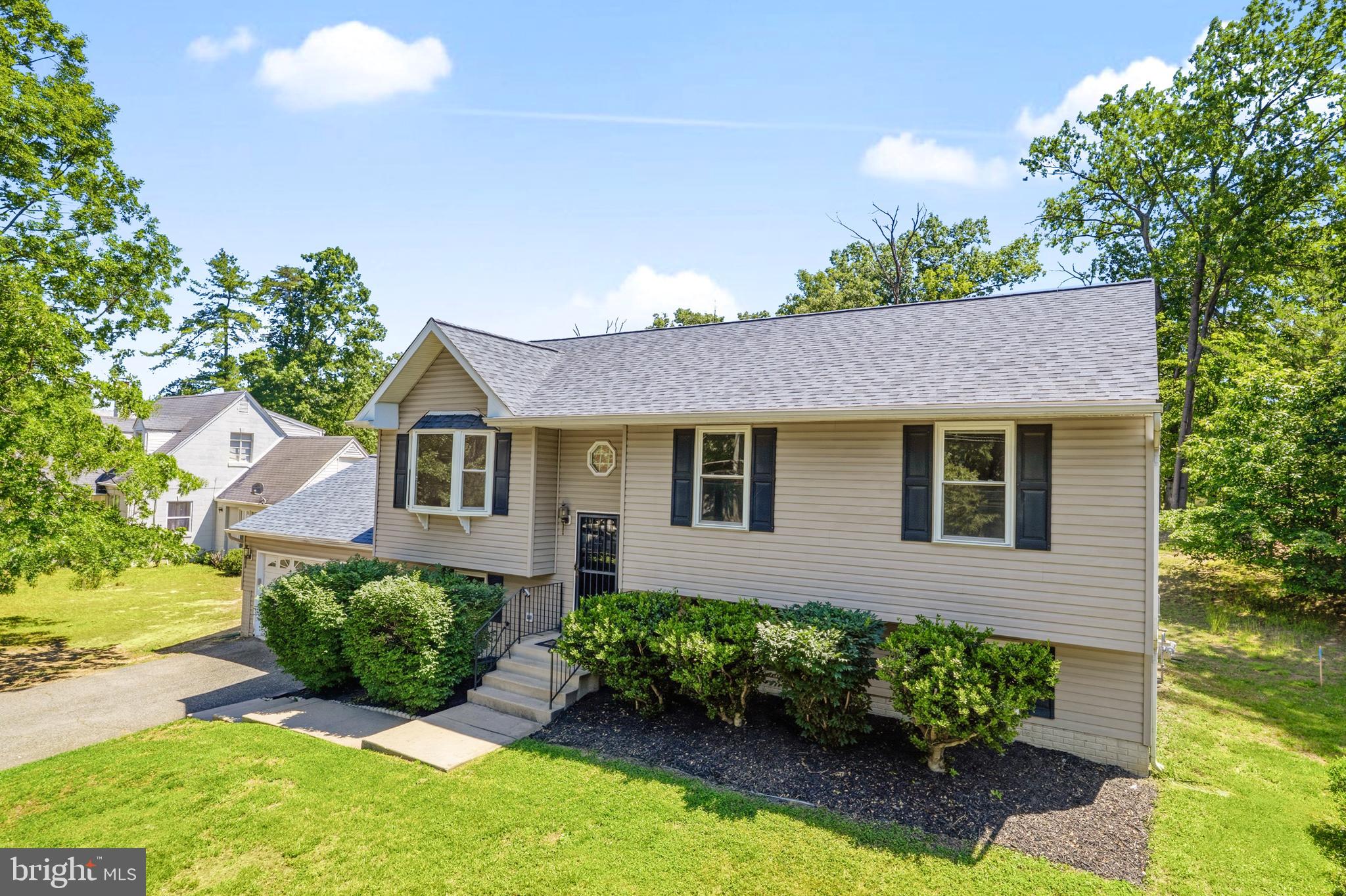 8514 Dangerfield Road Clinton, MD 20735 - Photo 3 of 63