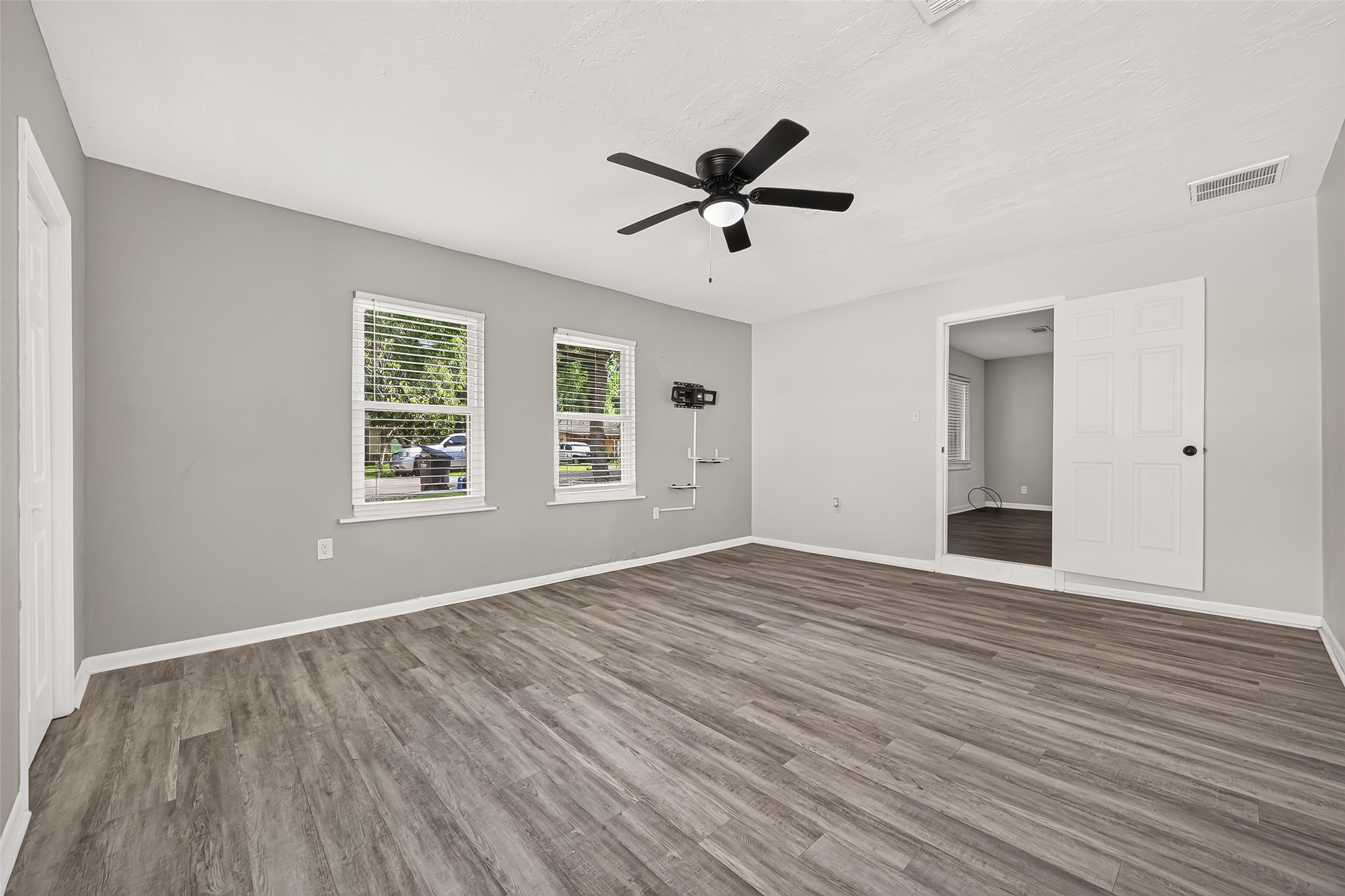 214 East Foley Street Alvin, TX 77511 - Photo 10 of 14