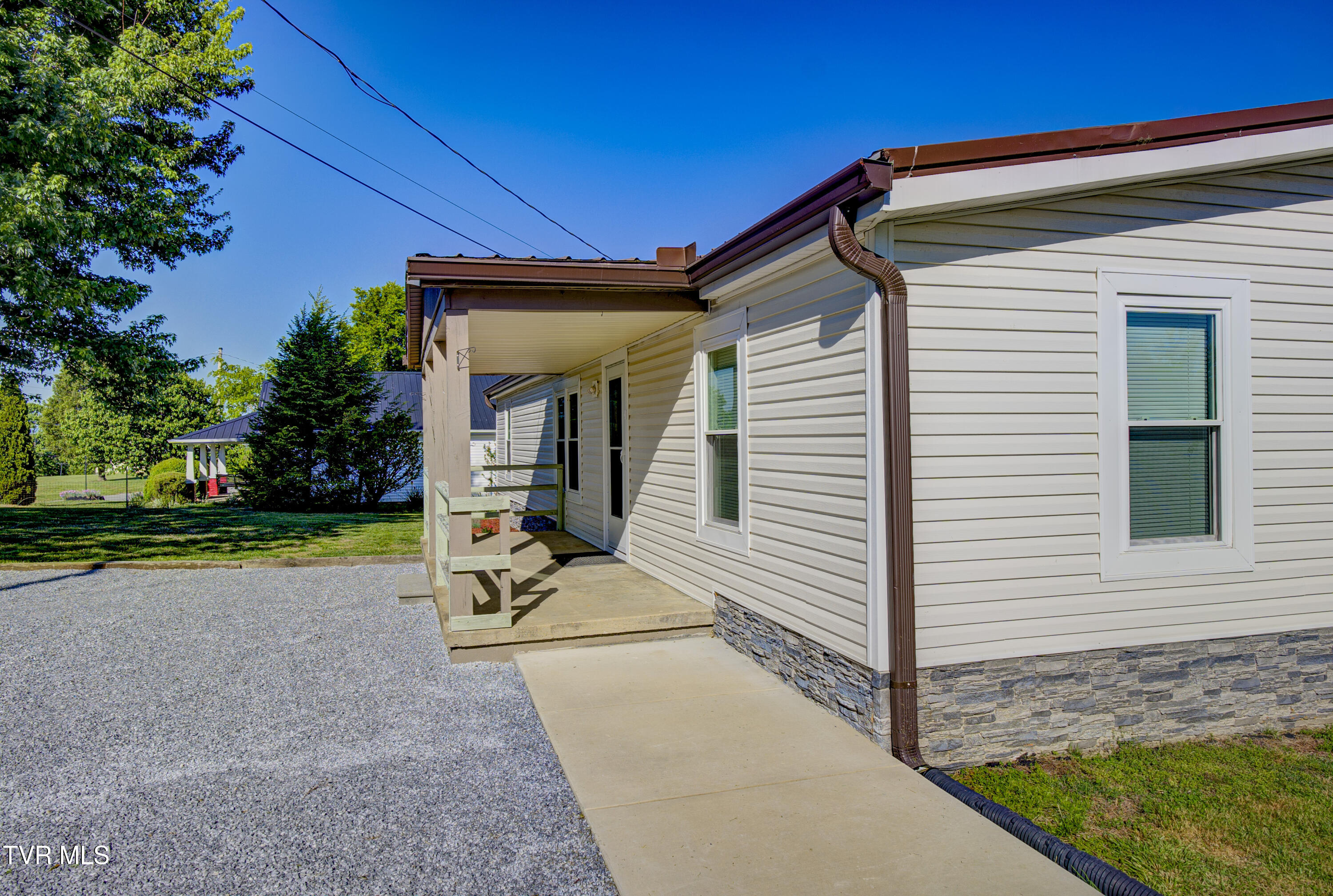 475 White Sands Road Greeneville, TN 37743 - Photo 4 of 53 DSC04319_20_21_22_23