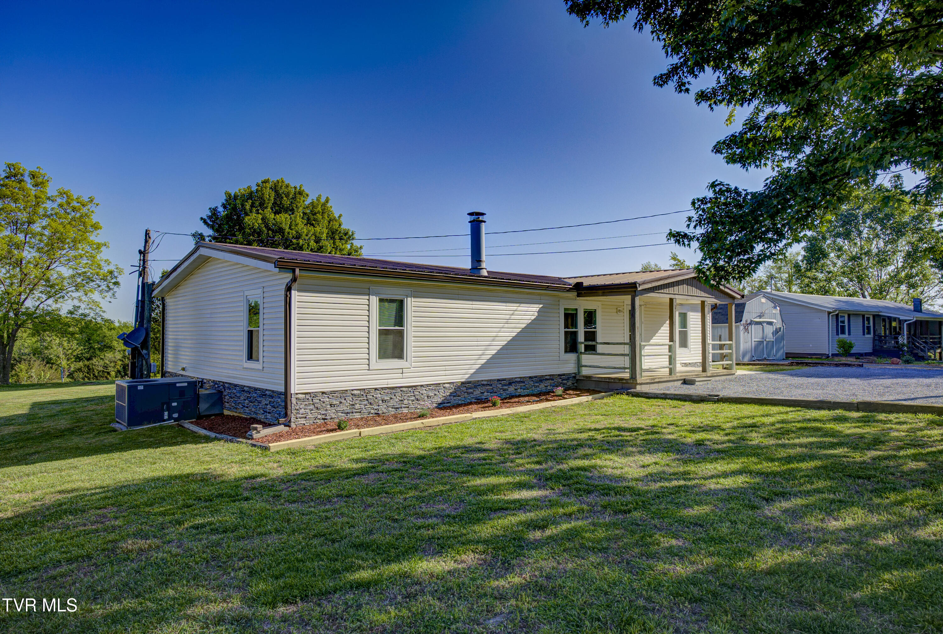 475 White Sands Road Greeneville, TN 37743 - Photo 6 of 53 DSC04219_20_21_22_23