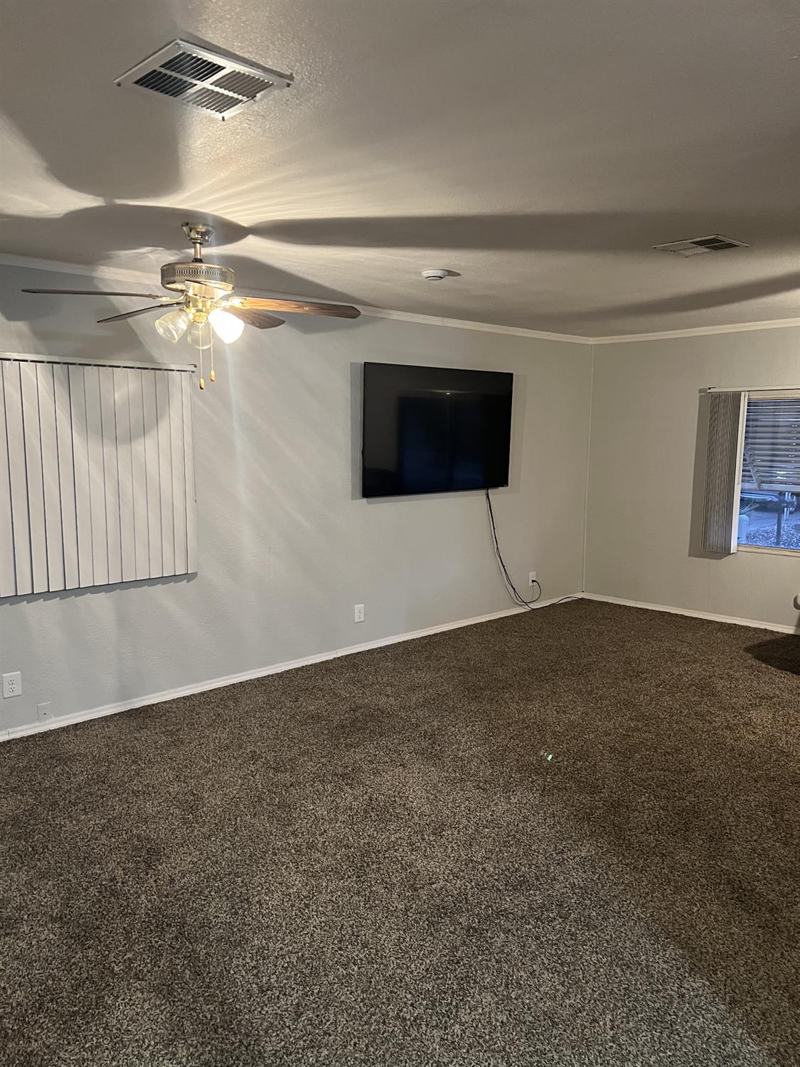1218 East Cleveland Avenue, Unit 2 Madera, CA 93638 - Photo 6 of 8 a view of a room with an empty space