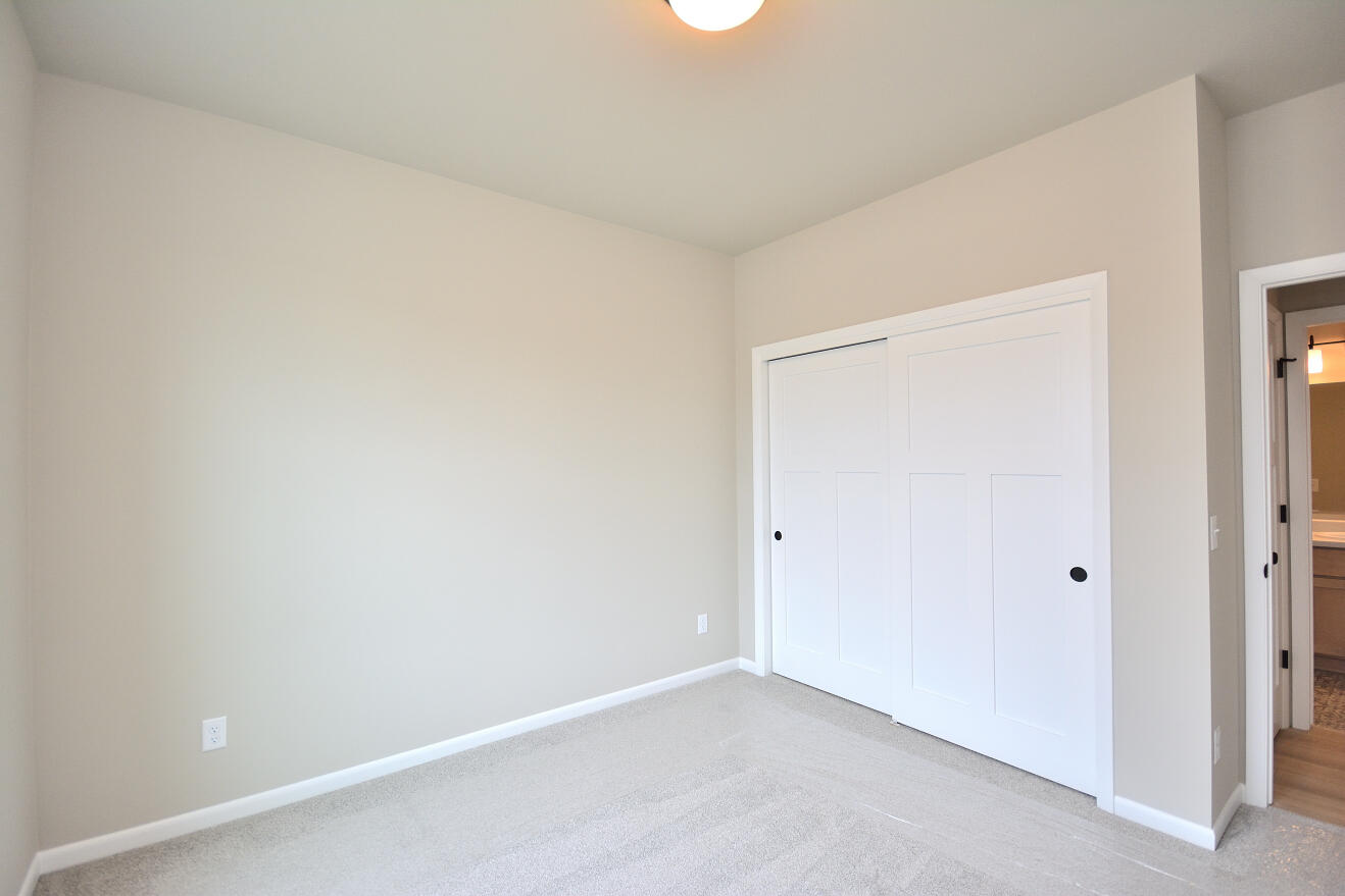 1080 Elderberry Road Oconomowoc, WI 53066 - Photo 13 of 31 95 ARWT (4)