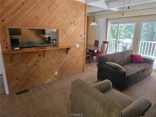 $350,000 | 323 Canyon Crest Lane, Lake Arrowhead, CA 92352
