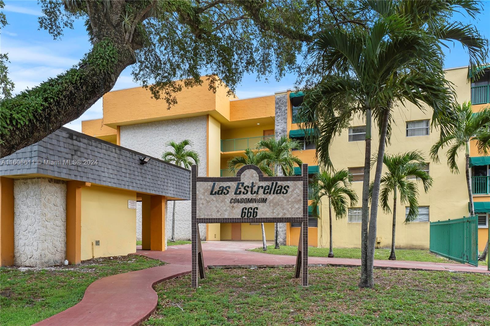 666 West 81st Street, Unit 226 Hialeah, FL 33014 - Photo 2 of 17