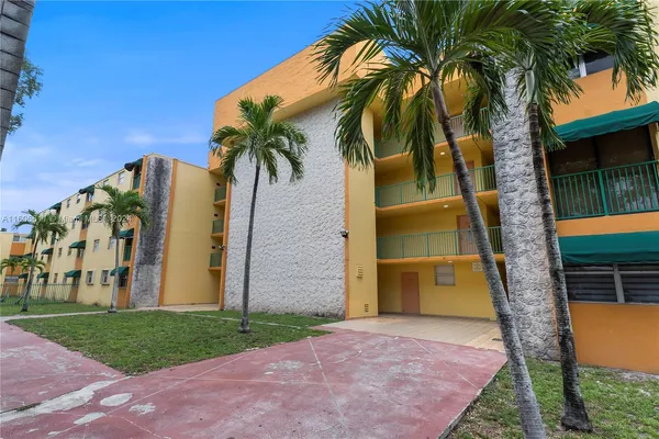 $206,000 | 666 West 81st Street, Unit 226, Hialeah, FL 33014