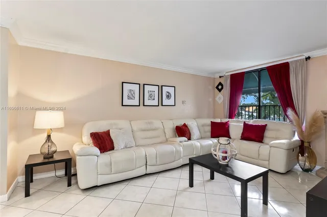 $206,000 | 666 West 81st Street, Unit 226, Hialeah, FL 33014