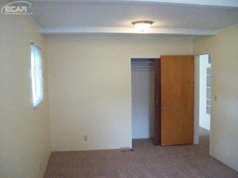 6051 East Pierson Road Flint, MI 48506 - Photo 14 of 16 20441247-13.JPG