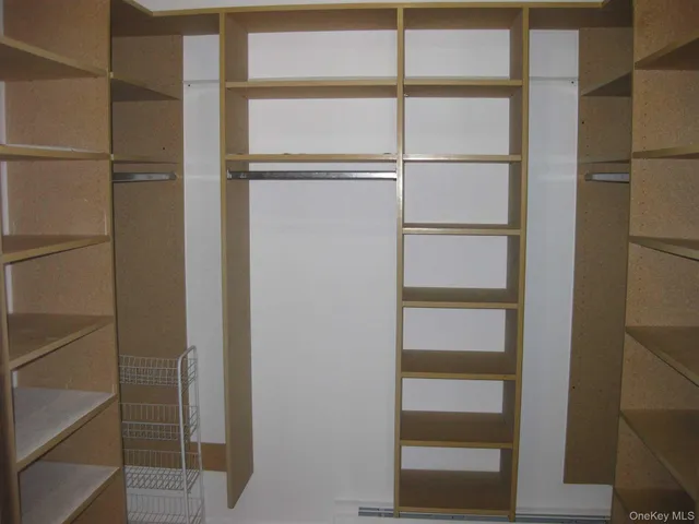 $2,350 | 13 Skyline Drive, Unit 6, Fishkill, NY 12524