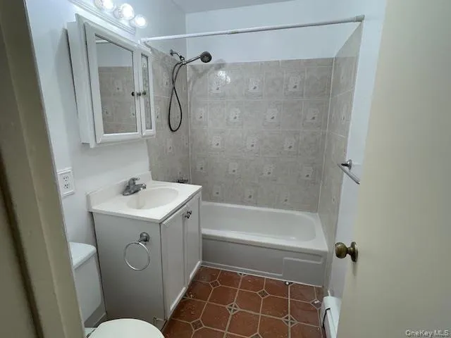 $2,350 | 14 06 Skyline Drive, Unit 6, Fishkill, NY 12524