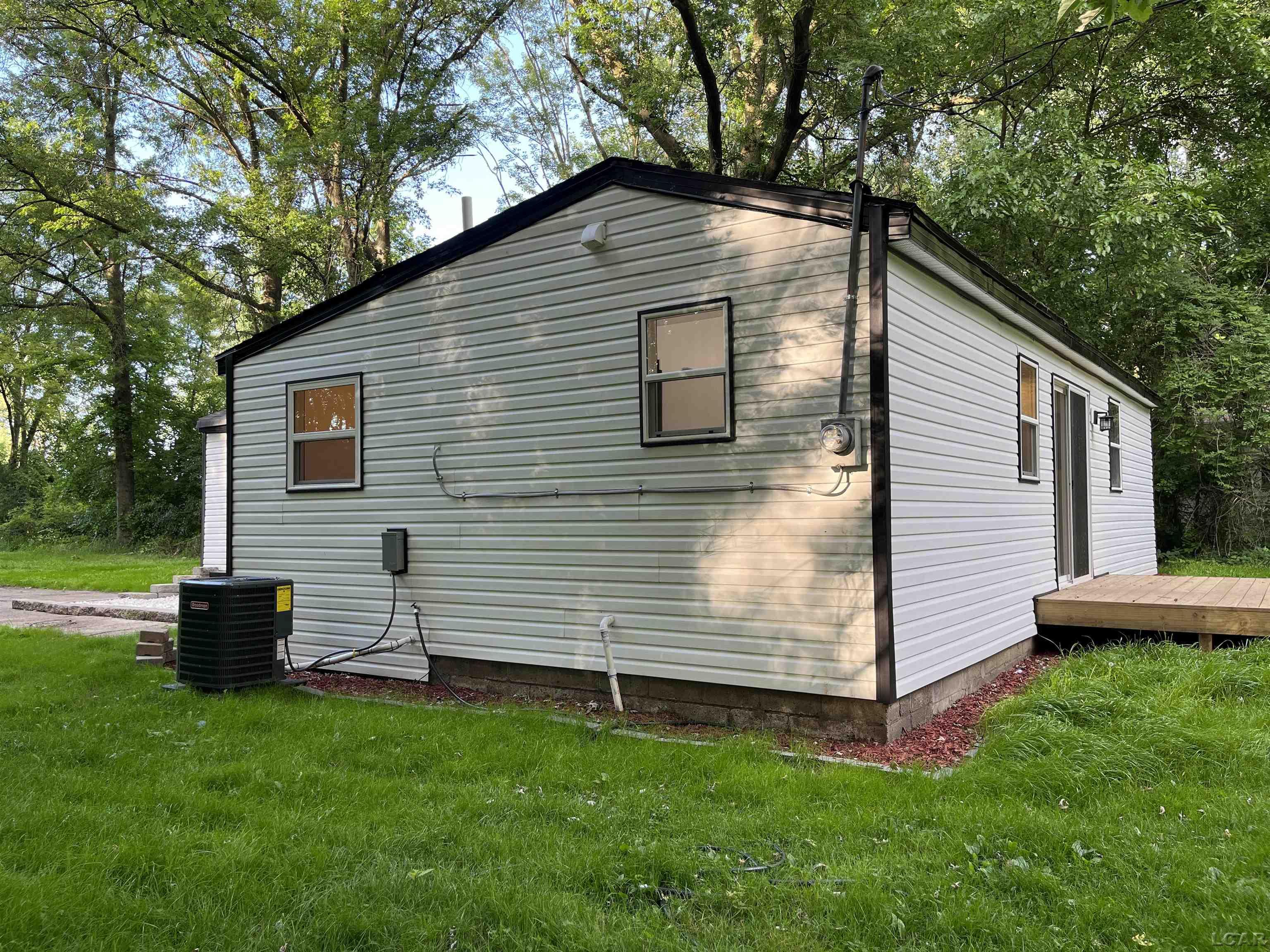 37217 Ecorse Road Romulus, MI 48174 - Photo 3 of 30 50145523-acf5bcd2-0b28-4b08-b120-493e2a14bdac.JPG