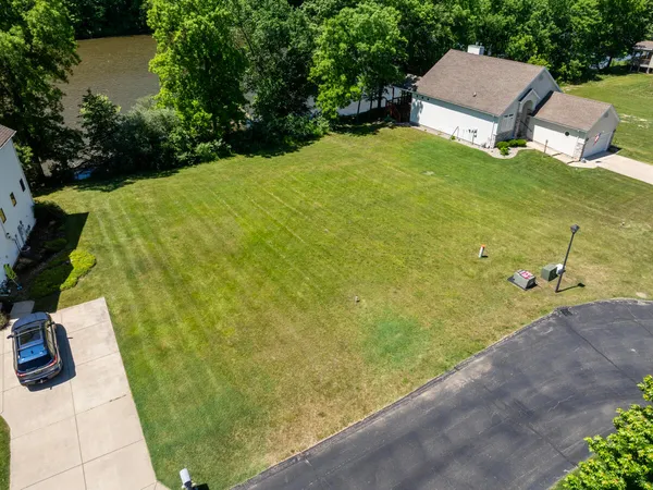 $94,900 | 578 Swan River Drive, Benton Harbor, MI 49022