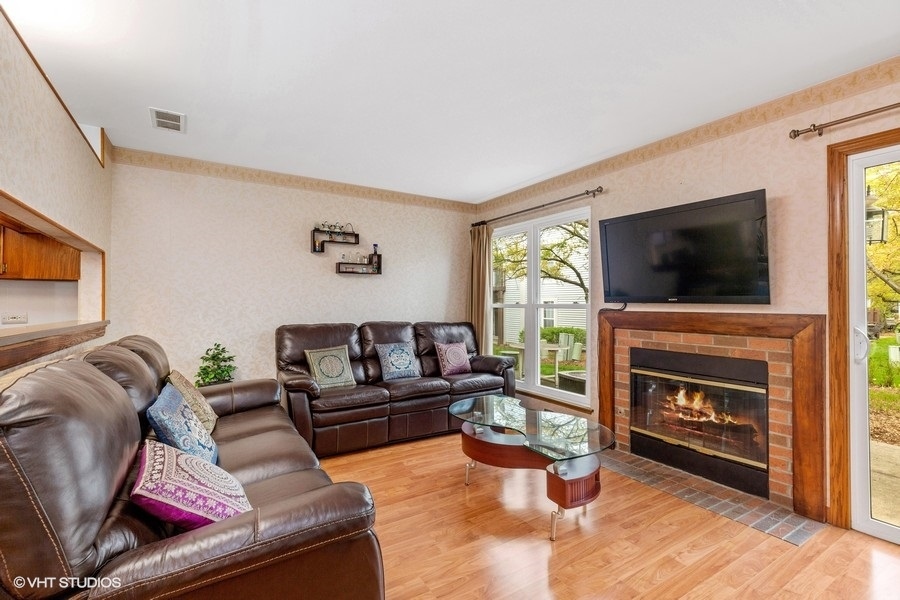 1146 Stillwater Road Elgin, IL 60120 - Photo 7 of 19