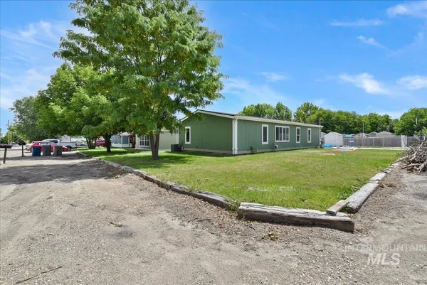 $850,000 | 912 4th Avenue North, Nampa, ID 83687