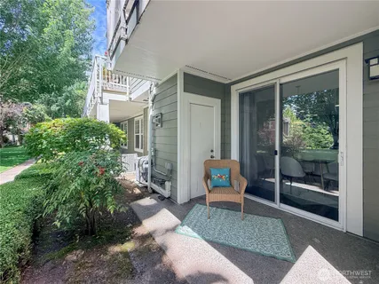 $799,000 | 12208 Northeast 24th Street, Unit 124, Bellevue, WA 98005