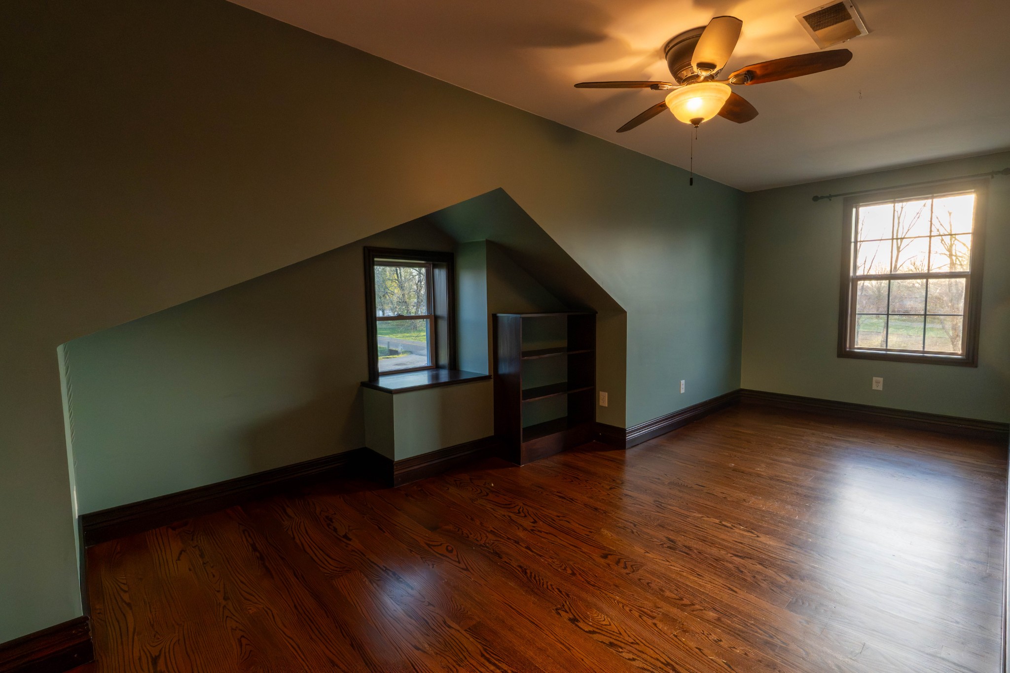 510 Rosebower Church Road Paducah, KY 42003 - Photo 37 of 52 a view of a livingroom with wooden floor and a window