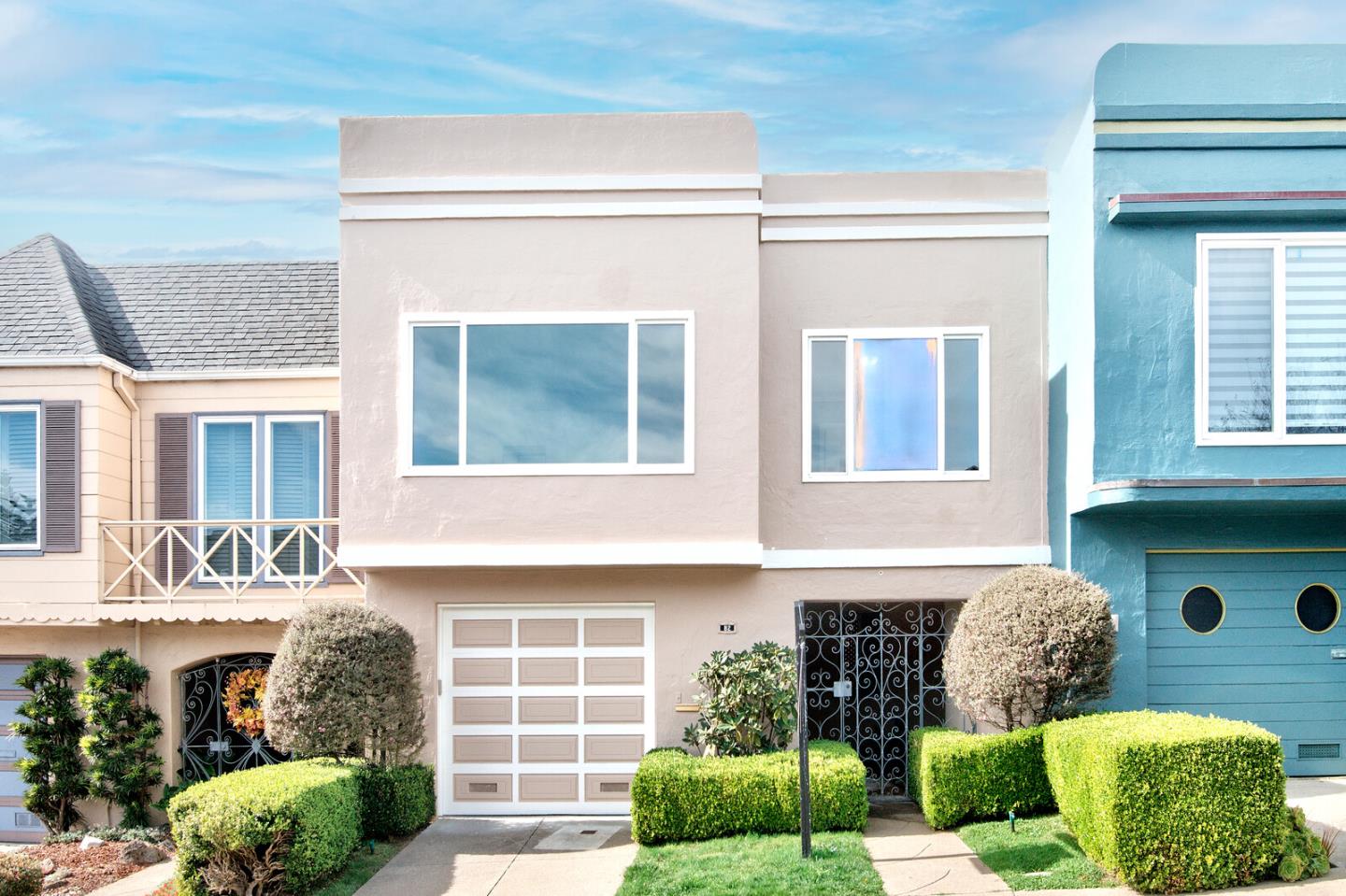 82 Arroyo Way San Francisco, CA 94127 - Photo 1 of 1 a front view of a house with a yard